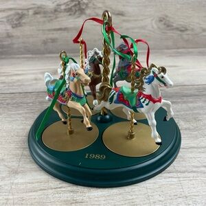 Hallmark Christmas Ornament Four Carousel Horses Display Stand VTG 1989 Ribbons